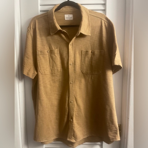 Mutual Weave Other - Mutual Weave XL Short Sleeve Button Front Shirt in a tan brindle color. Like New